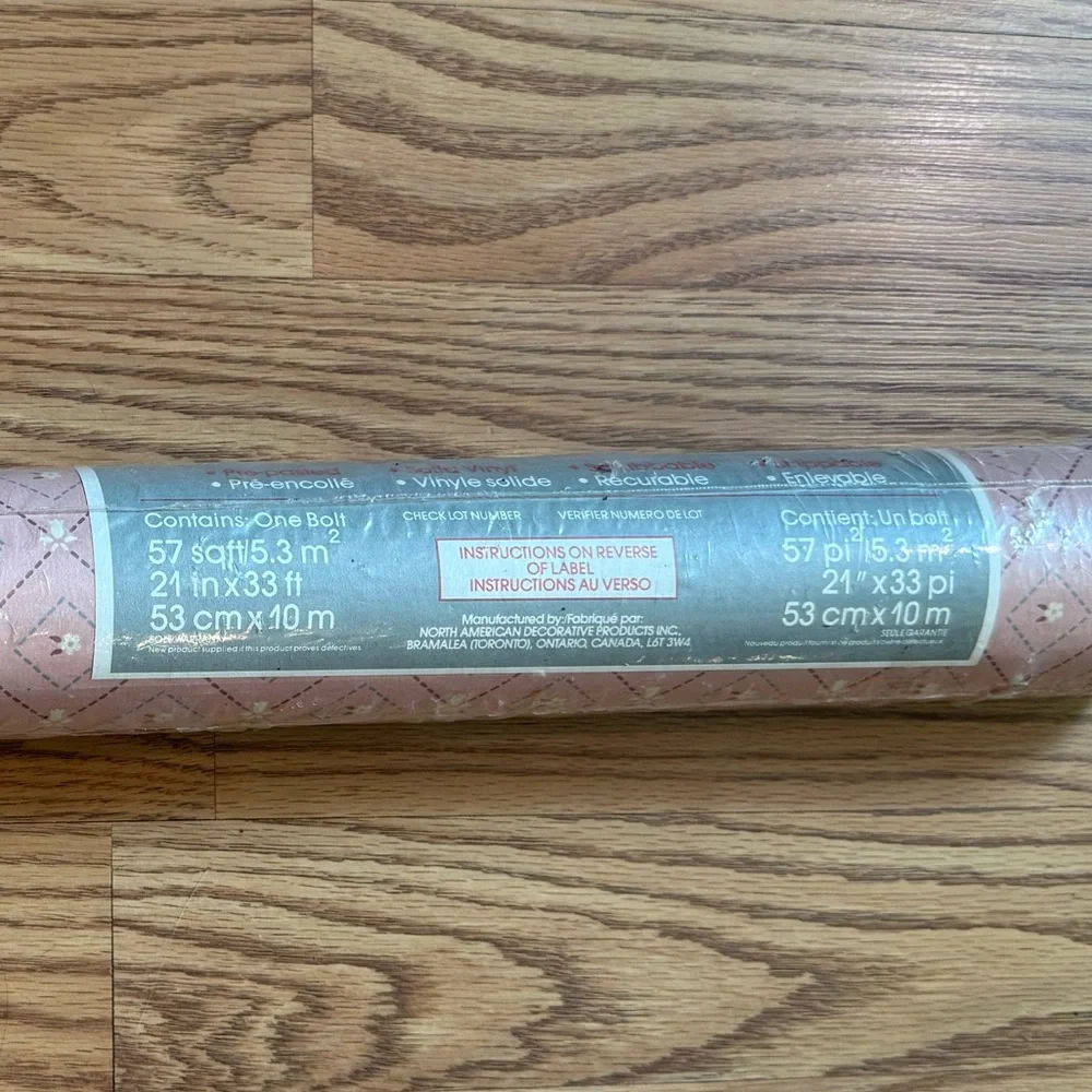 NWT Signature,Small Floral on pink. Pre pasted vinyl wall/shelf covering